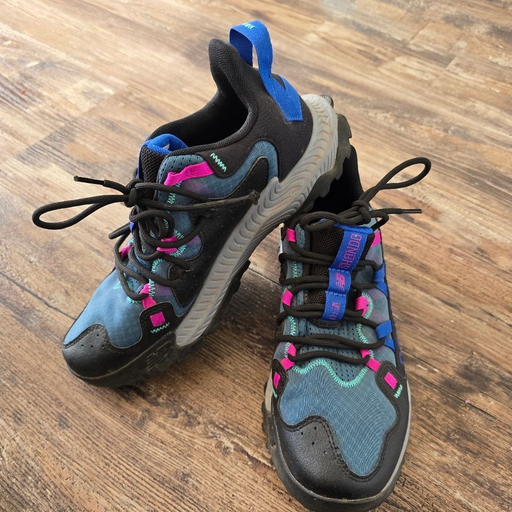 New Balance Women's Trail Running Shoes Size 9 Blue Black Pink Vibrant EUC